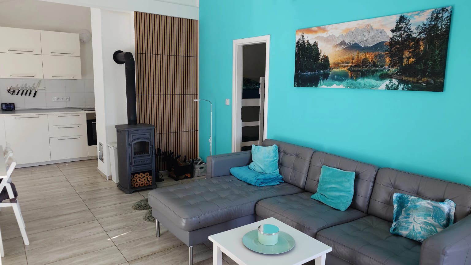 Living room with a sofa set